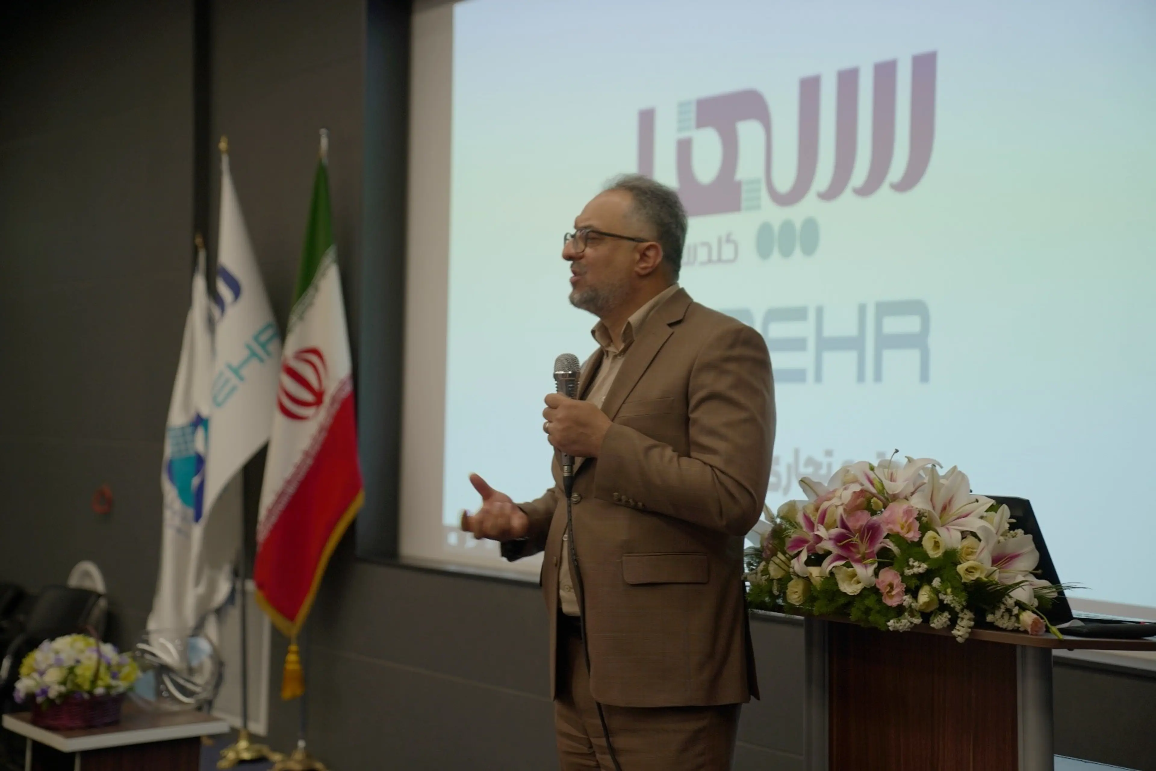 اولین مجمع عمومی مالکین روز دوشنبه مورخ ۱۴۰۲/۰۵/۱۶ با هدف بازگشایی هرچه زودتر در پردیس سینمایی مجتمع سپهر گلدسته با حضور ۹۰ درصد مالکان تشکیل شد.
