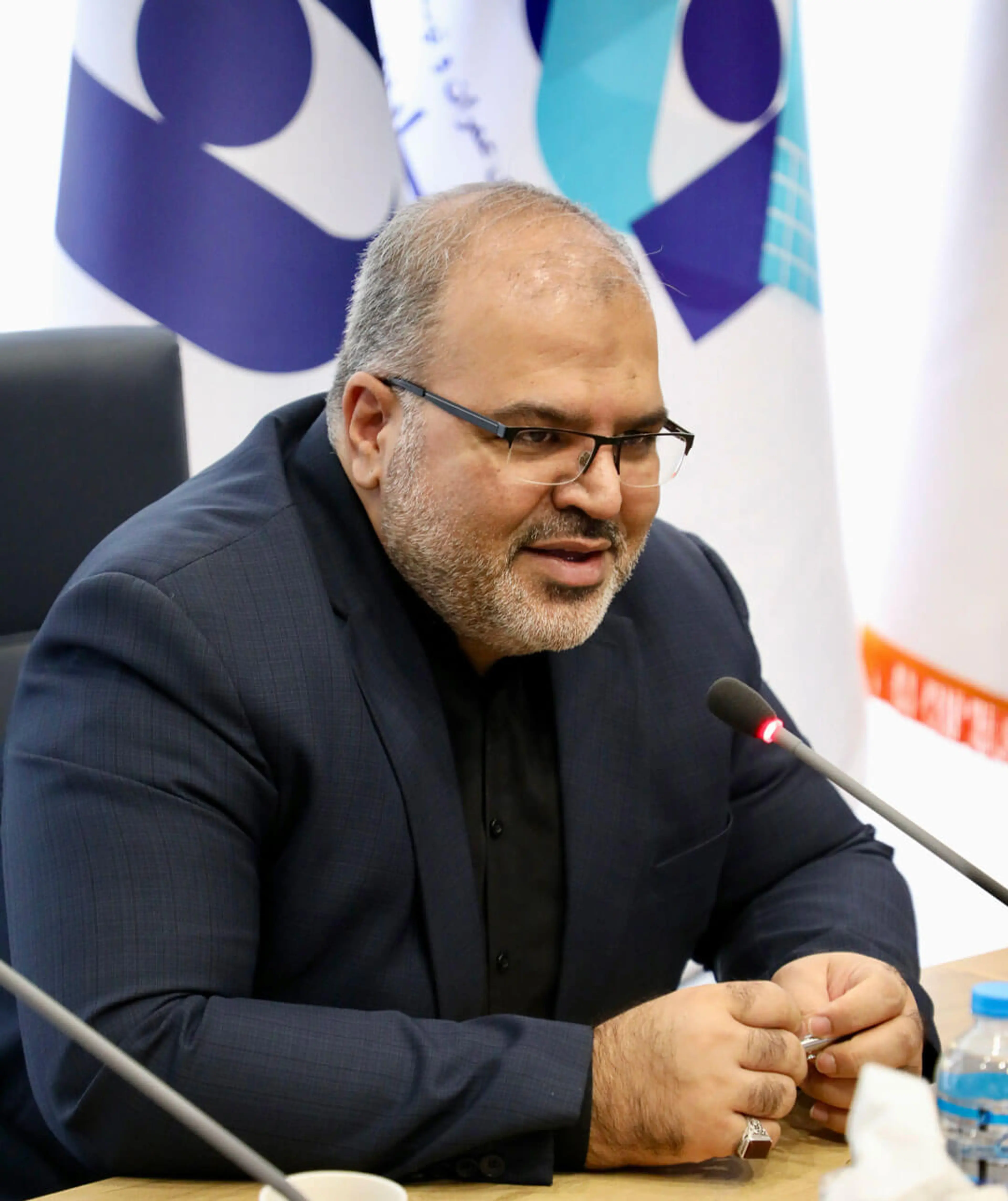 دکتر جواد وکیلی با اشاره به شعار سال از سوی رهبر انقلاب، تصریح کرد: استمرار حمایت هوشمند و هدف محور از استارت‌آپ‌ها و شرکت‌های دانش‌بنیان برای تجاری‌سازی ایده‌ها و فناوری‌های جدید ضروری است.
