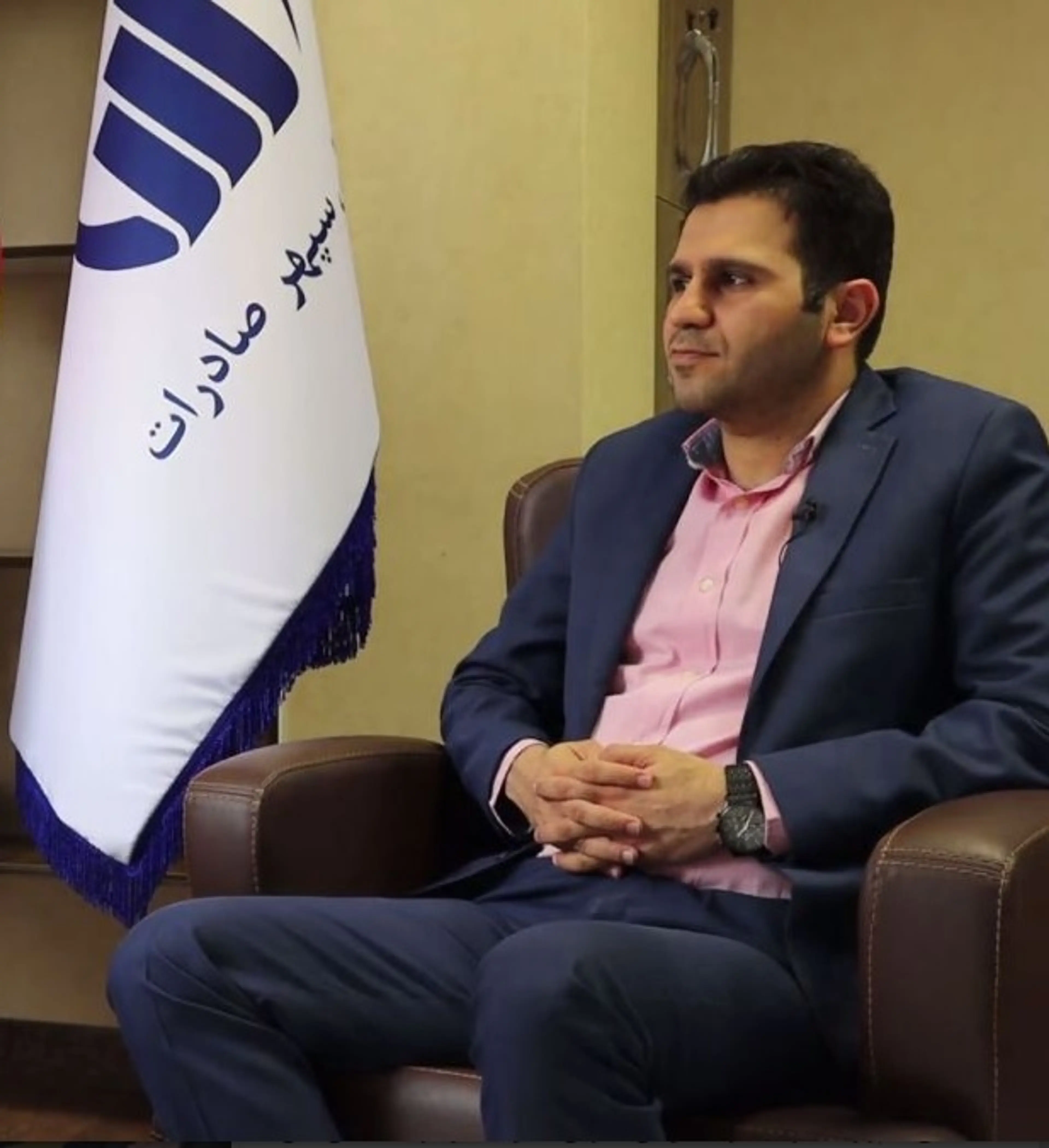 حسام سرفرازیان معاون سرمایه‌گذاری و توسعه کسب و کار گروه مالی سپهر صادرات در خصوص اخرین تحولات و برنامه های این شرکت به خبرنگار بورس24 گفت:️برنامه اولیه ما رعایت الزاماتی است که از سمت نهاد ناظر هم سازمان بورس و هم بانک مرکزی برای مجموعه بانک صادرات و شرکت‌های تابع آن صادر شده است به همی